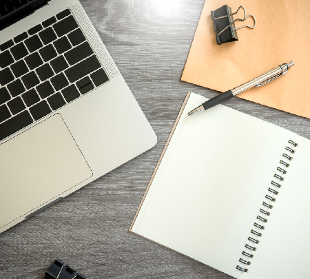 redator de uma agência de marketing digital